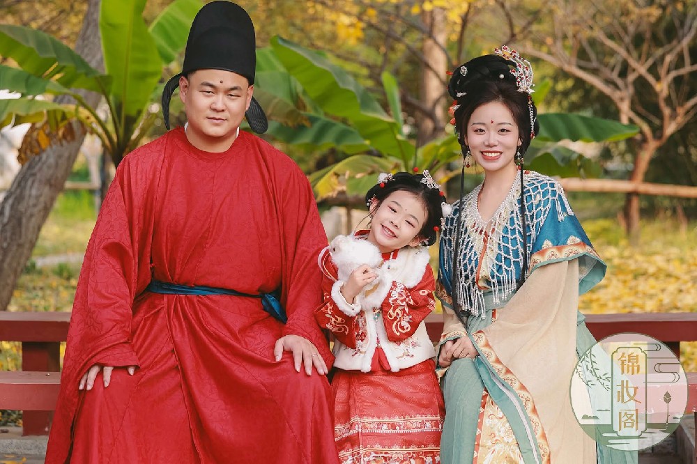 开封铁塔公园亲子汉服拍摄